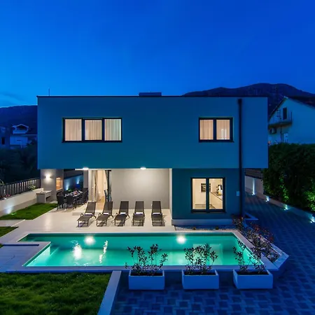 Kastel Two * Kaštela