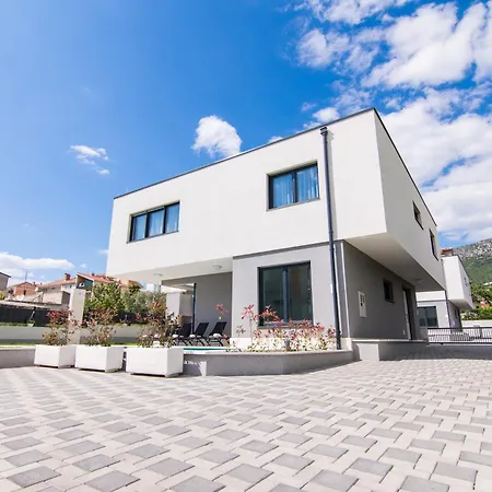 Kastel Two * Kaštela