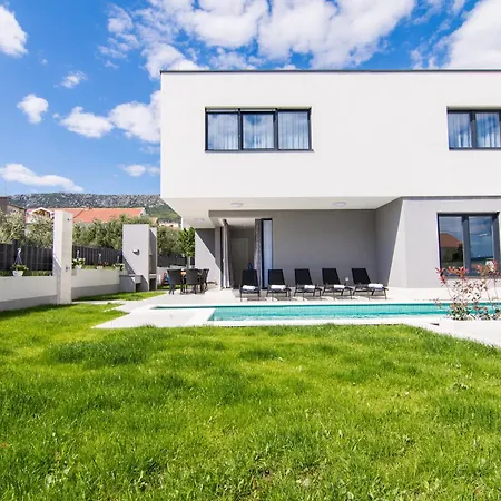 Kastel Two * Kaštela