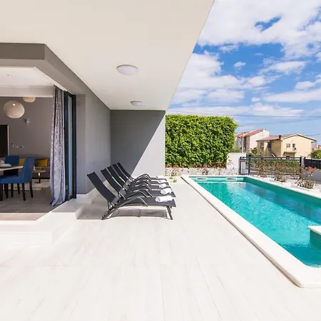 Villa Kastel Two *