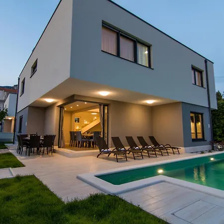 Kastel Two