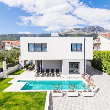 Kastel Two Villa *